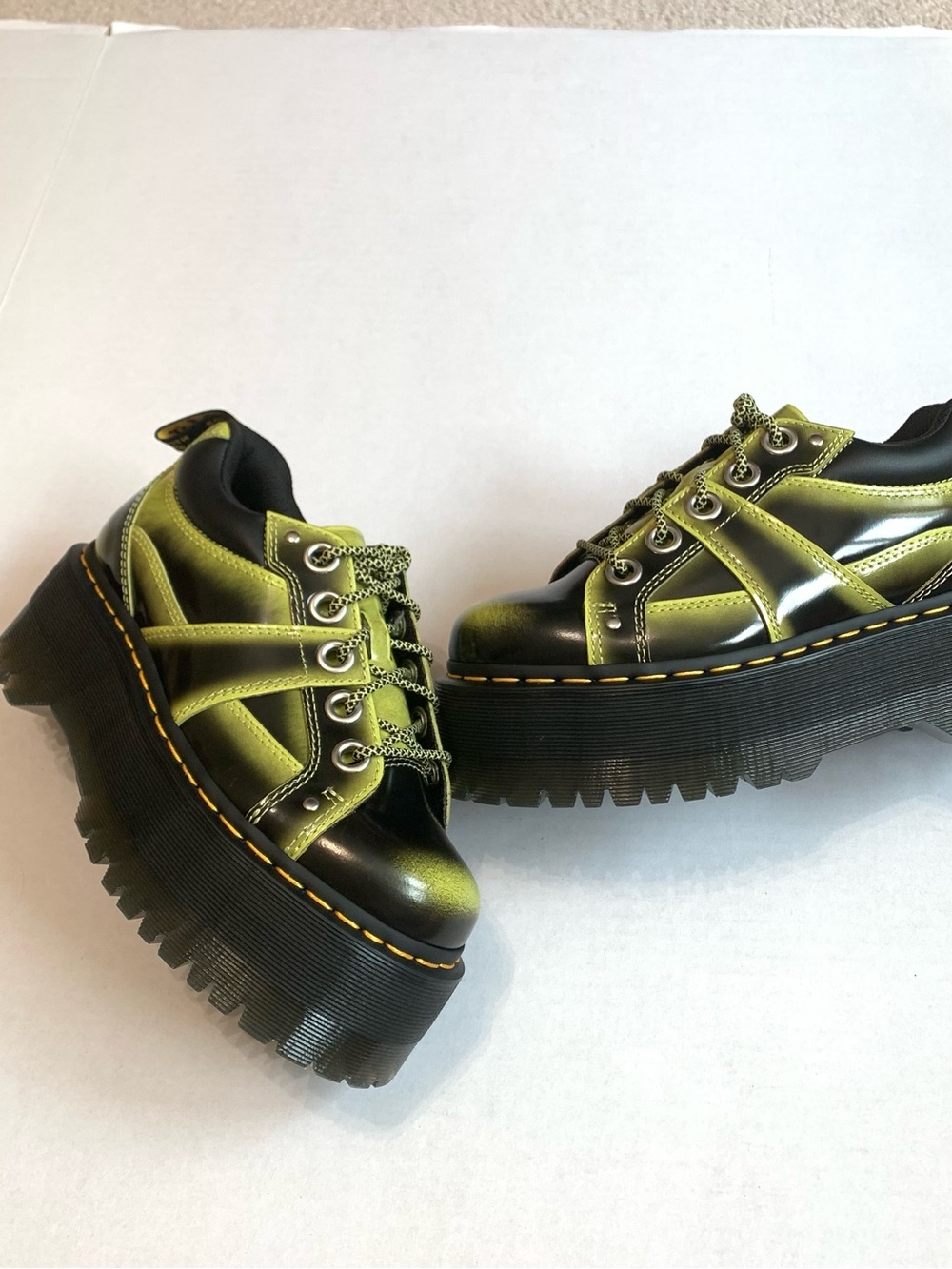 Dr. Martens 5 Eye Distressed Quad Max Platform Arcadia Green Shoes Women’s Sz 7 - Picture 2 of 8